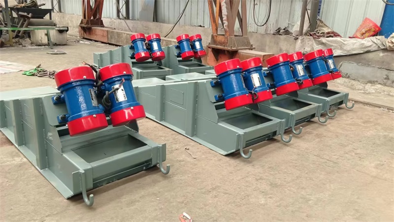 客戶(hù)定制電機(jī)振動(dòng)給料機(jī)6臺(tái)